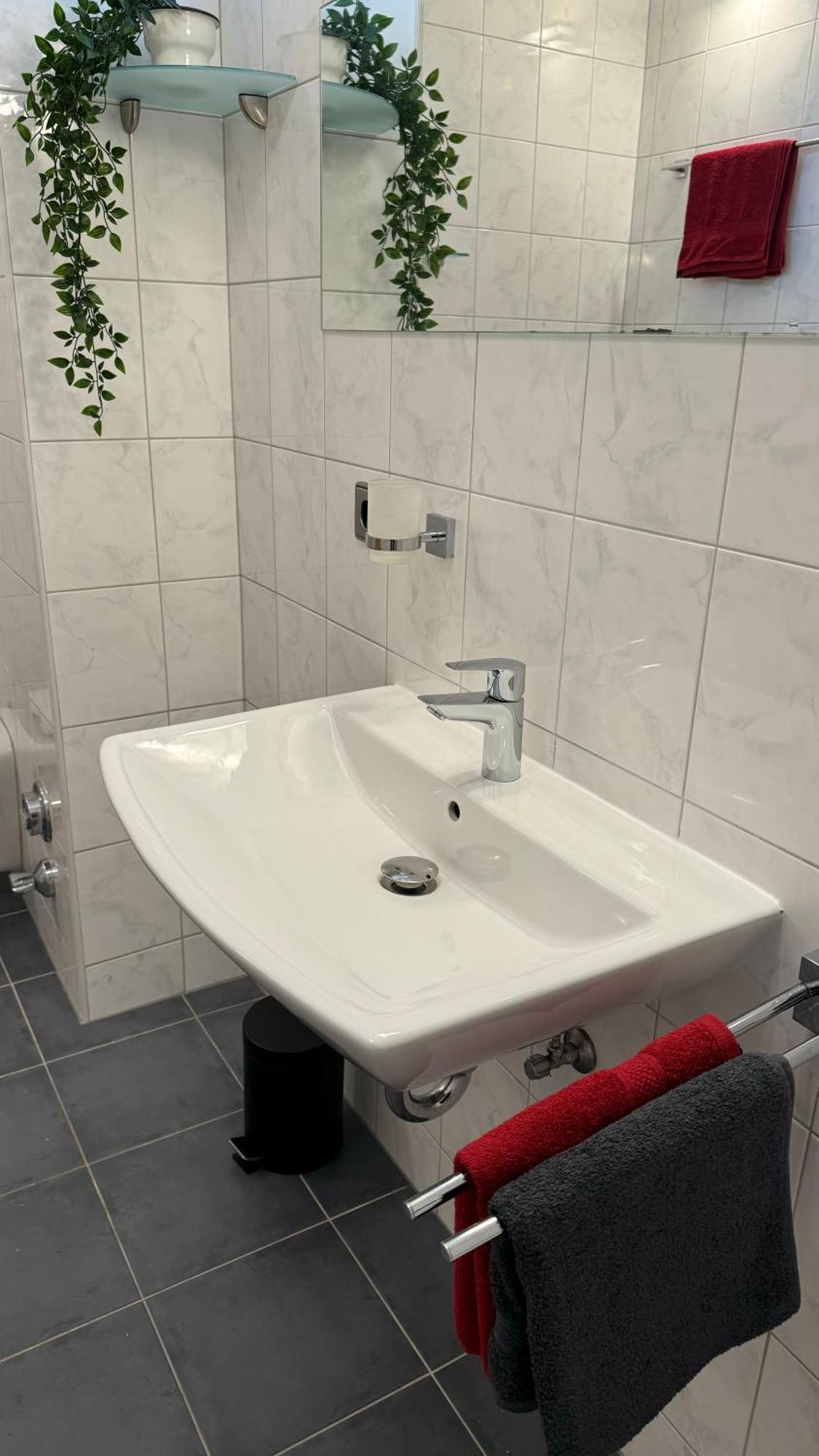City Apartement Linz Fuer 5 Gaeste Mit Self-Checkin Und Kueche Ngoại thất bức ảnh